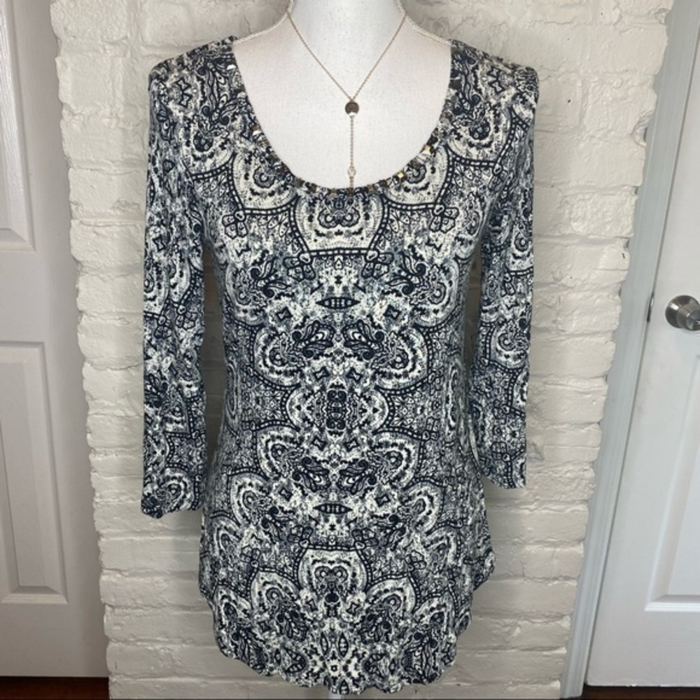Rose & Olive Beaded Neck 3/4 Sleeves Top S